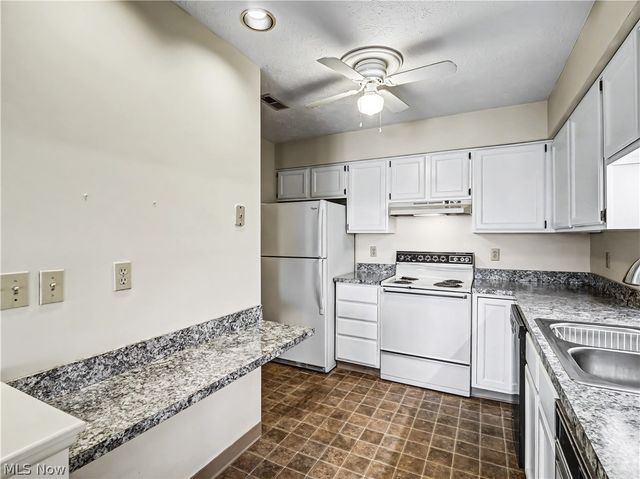 1207 W River Road N D3, Elyria, OH 44035