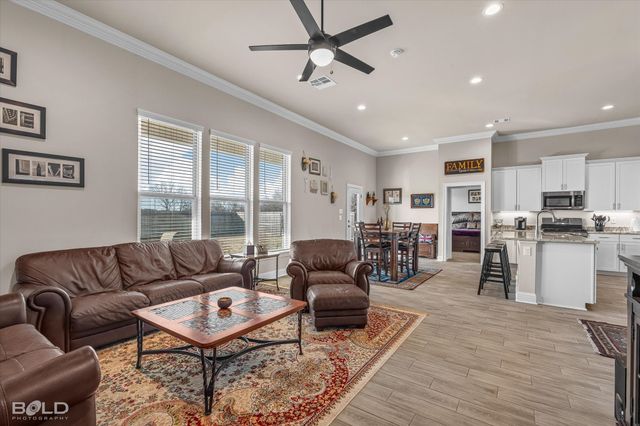 209 Saint Edmunds Way, Bossier City, LA 71111