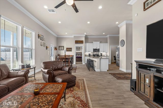 209 Saint Edmunds Way, Bossier City, LA 71111