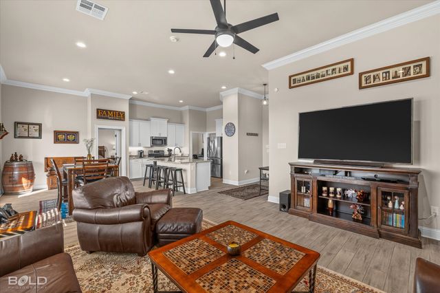 209 Saint Edmunds Way, Bossier City, LA 71111