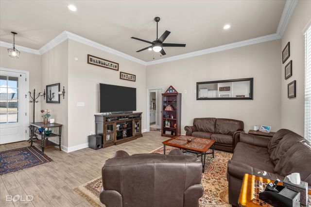 209 Saint Edmunds Way, Bossier City, LA 71111