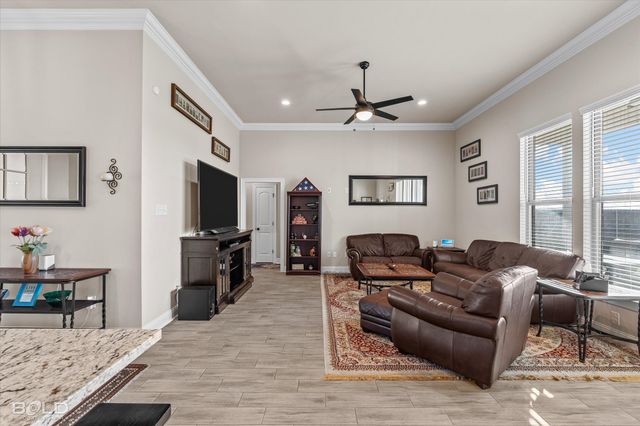 209 Saint Edmunds Way, Bossier City, LA 71111