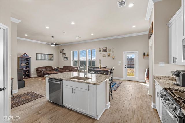 209 Saint Edmunds Way, Bossier City, LA 71111