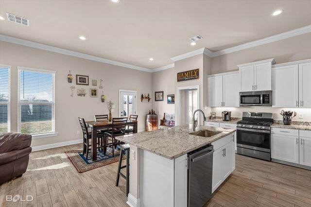 209 Saint Edmunds Way, Bossier City, LA 71111