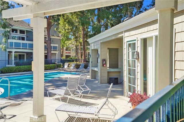 7281 Coho Drive 206, Huntington Beach, CA 92648