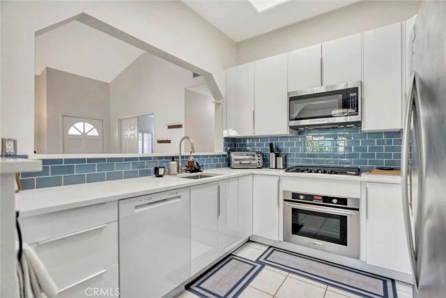 7281 Coho Drive 206, Huntington Beach, CA 92648