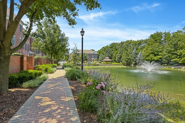 237 Box Car Drive, Naperville, IL 60540