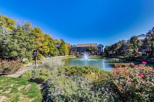 237 Box Car Drive, Naperville, IL 60540
