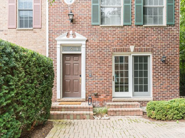 237 Box Car Drive, Naperville, IL 60540