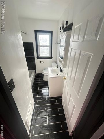 9343 Memorial Street, Detroit, MI 48228