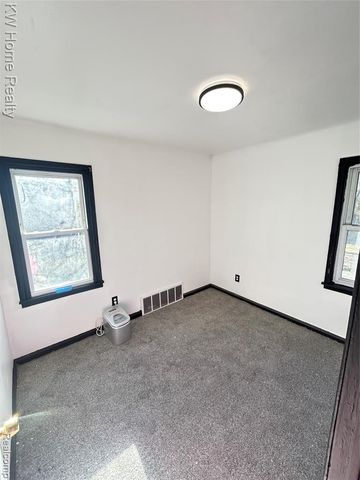 9343 Memorial Street, Detroit, MI 48228