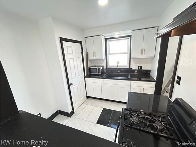 9343 Memorial Street, Detroit, MI 48228