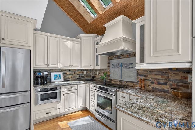 13714 Winterberry Rdg, Midlothian, VA 23112