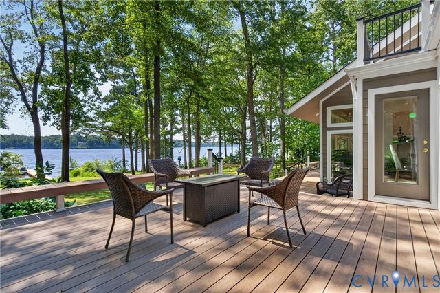 13714 Winterberry Rdg, Midlothian, VA 23112