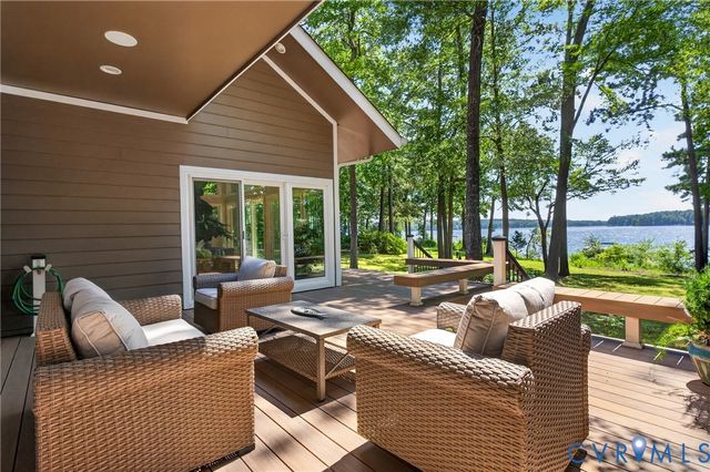 13714 Winterberry Rdg, Midlothian, VA 23112