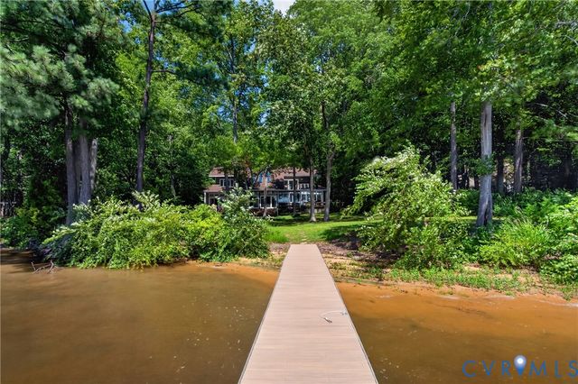 13714 Winterberry Rdg, Midlothian, VA 23112
