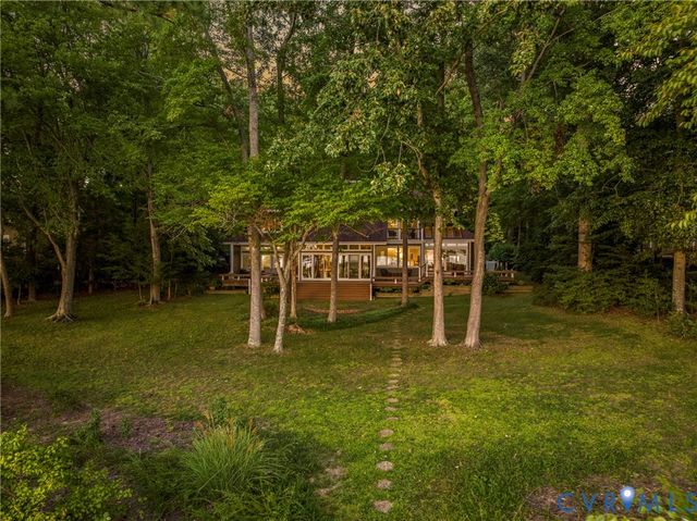 13714 Winterberry Rdg, Midlothian, VA 23112