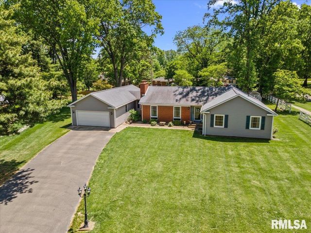 23 CIRCLE Drive, Rochester, IL 62563