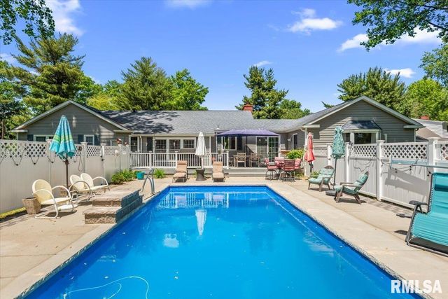 23 CIRCLE Drive, Rochester, IL 62563