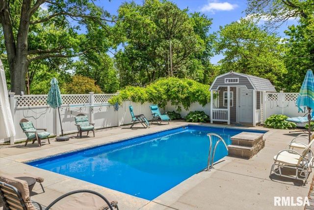 23 CIRCLE Drive, Rochester, IL 62563