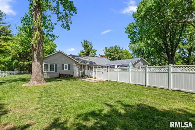 23 CIRCLE Drive, Rochester, IL 62563