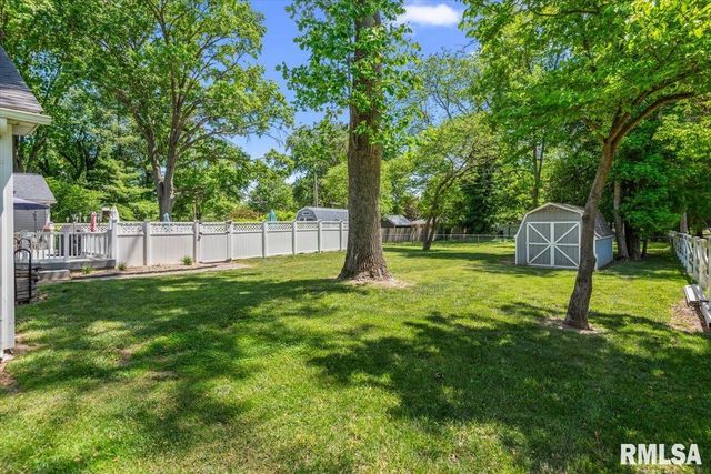 23 CIRCLE Drive, Rochester, IL 62563