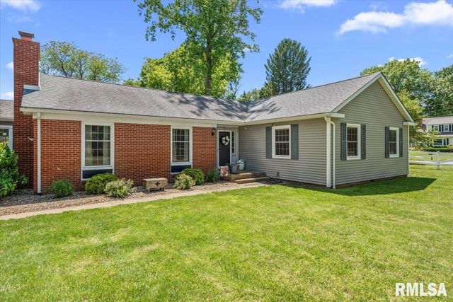 23 CIRCLE Drive, Rochester, IL 62563