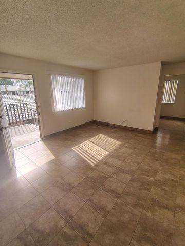 1905 E Pontiac Way, Fresno, CA 93726