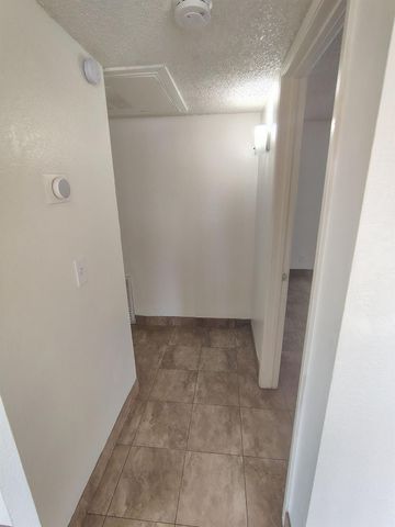 1905 E Pontiac Way, Fresno, CA 93726
