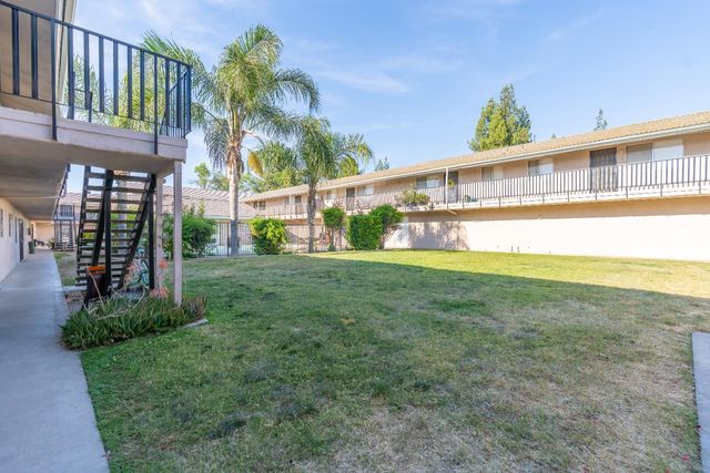 1905 E Pontiac Way, Fresno, CA 93726