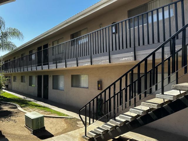 1905 E Pontiac Way, Fresno, CA 93726