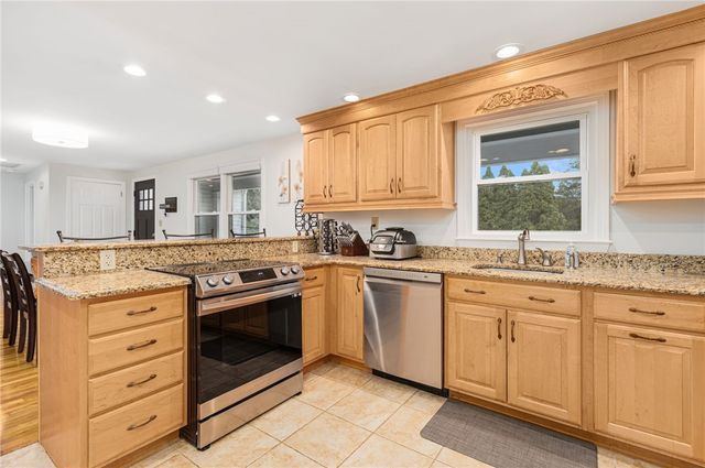 7 Jencks Road, Cumberland, RI 02864