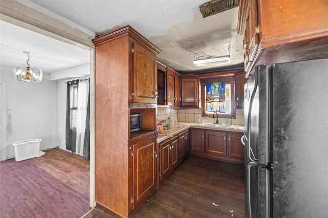 13338 Vicksburg Street, Houston, TX 77015