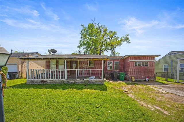 13338 Vicksburg Street, Houston, TX 77015