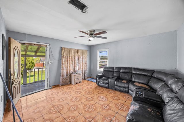 13338 Vicksburg Street, Houston, TX 77015