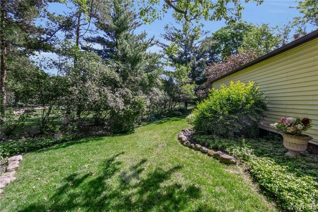 229 Robin Road, Amherst, NY 14228