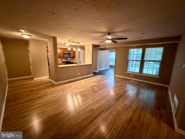 7 KENWOOD DR, Sicklerville, NJ 08081