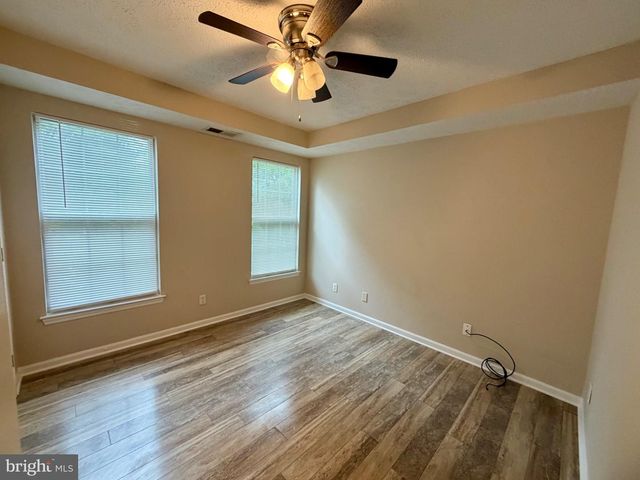7 KENWOOD DR, Sicklerville, NJ 08081