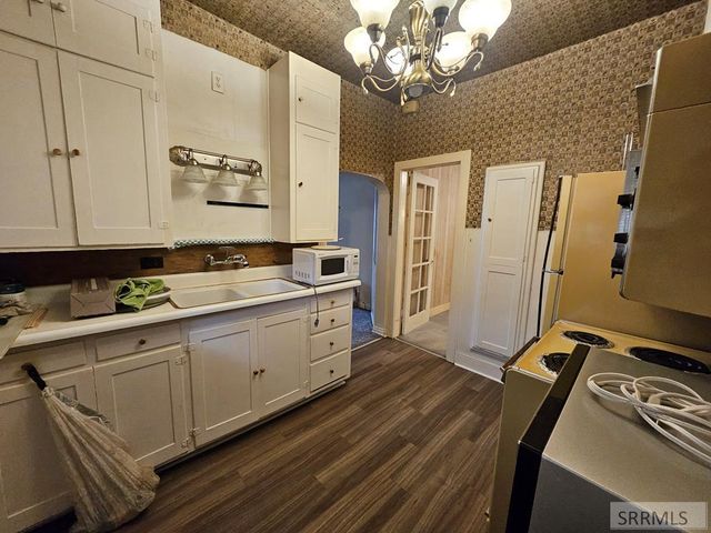 1220 S Boulevard, Idaho Falls, ID 83402