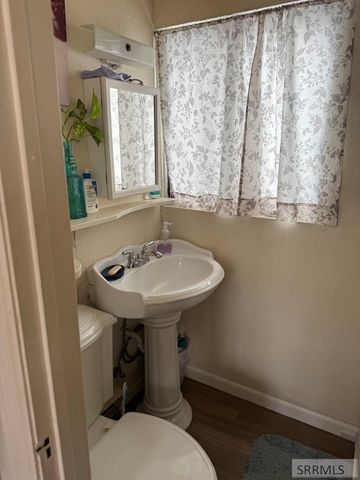 1220 S Boulevard, Idaho Falls, ID 83402