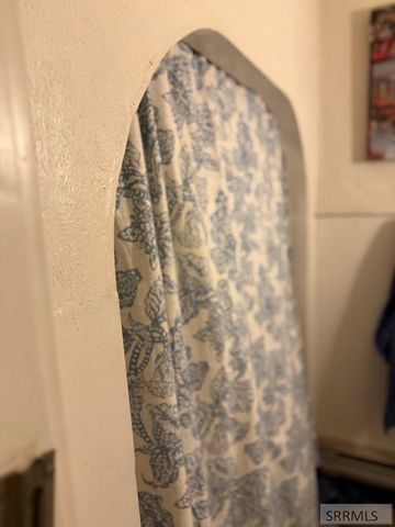 1220 S Boulevard, Idaho Falls, ID 83402