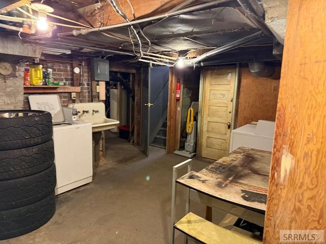 1220 S Boulevard, Idaho Falls, ID 83402