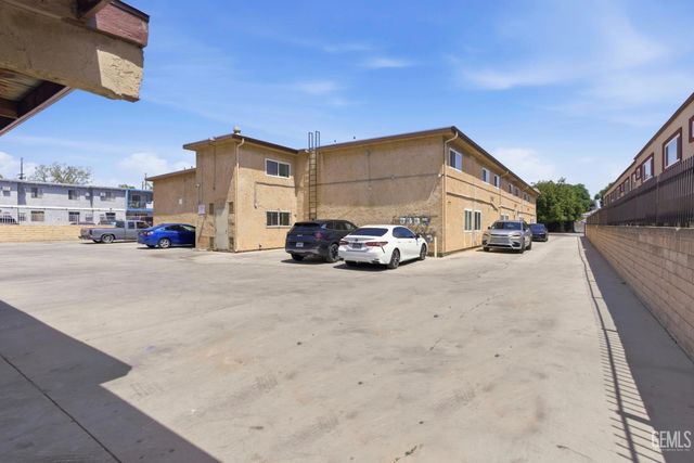 9051 Cedros Avenue 8, Los Angeles, CA 91402