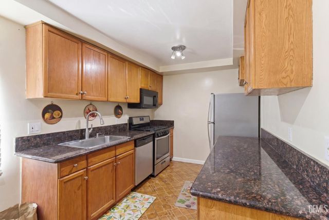 9051 Cedros Avenue 8, Los Angeles, CA 91402