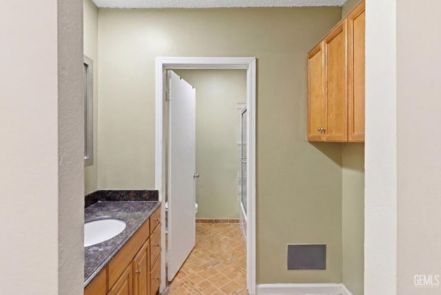9051 Cedros Avenue 8, Los Angeles, CA 91402