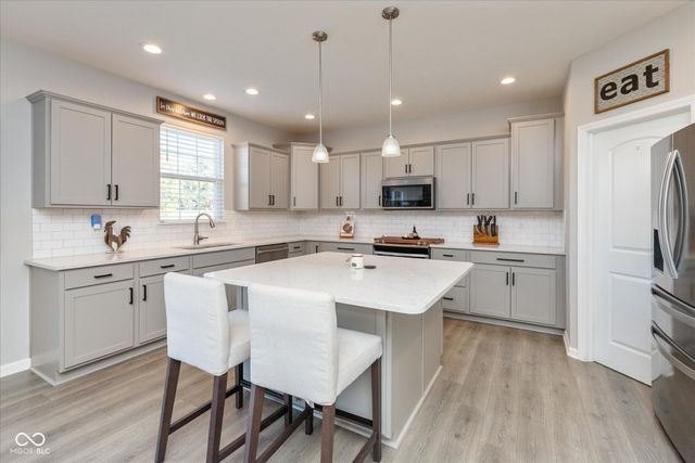 1906 Doncaster Drive, Avon, IN 46123