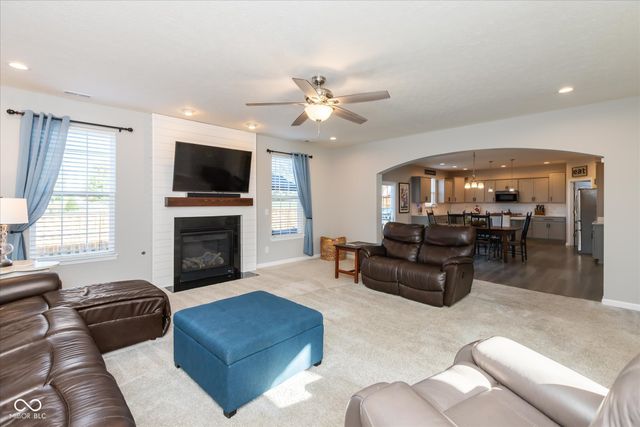 1906 Doncaster Drive, Avon, IN 46123