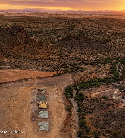 26496 N Magnolia Road, San Tan Valley, AZ 85143