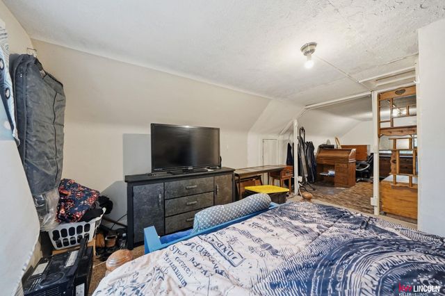1325 N 21 Street, Lincoln, NE 68503