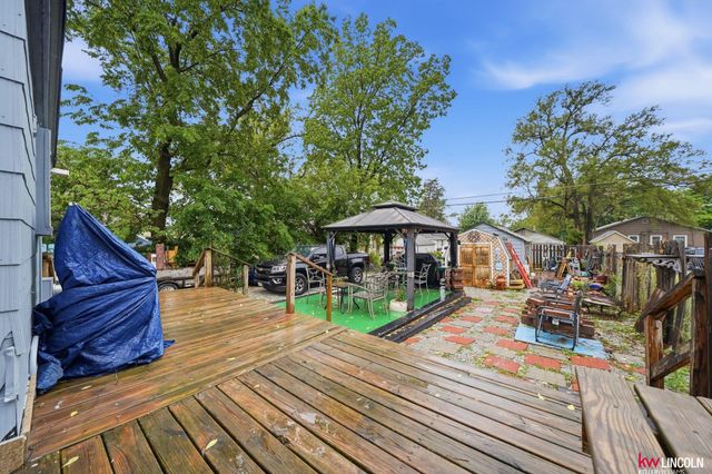 1325 N 21 Street, Lincoln, NE 68503